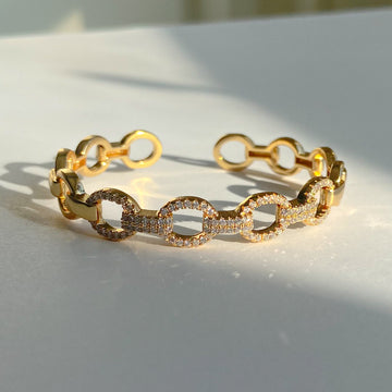 Gold Interlocking Chain Bracelet